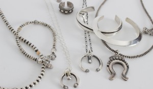 FANTASTICMAN “3dots naja necklace”