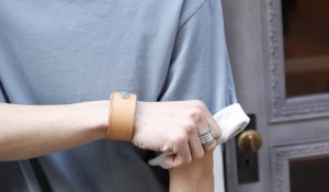 【PHINGERIN】- DOUBLE SIDED TEE –
