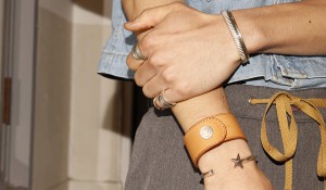 【FANTASTICMAN】  – LEATHER BANGLE 321 SV –